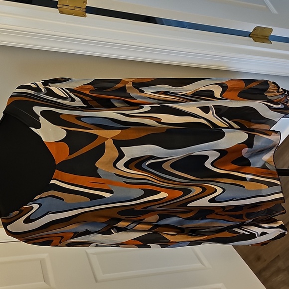 Top - Picture 3 of 16